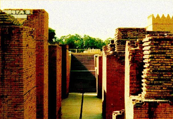 Hinter dem Ishtartor / behind the gate of Ishtar